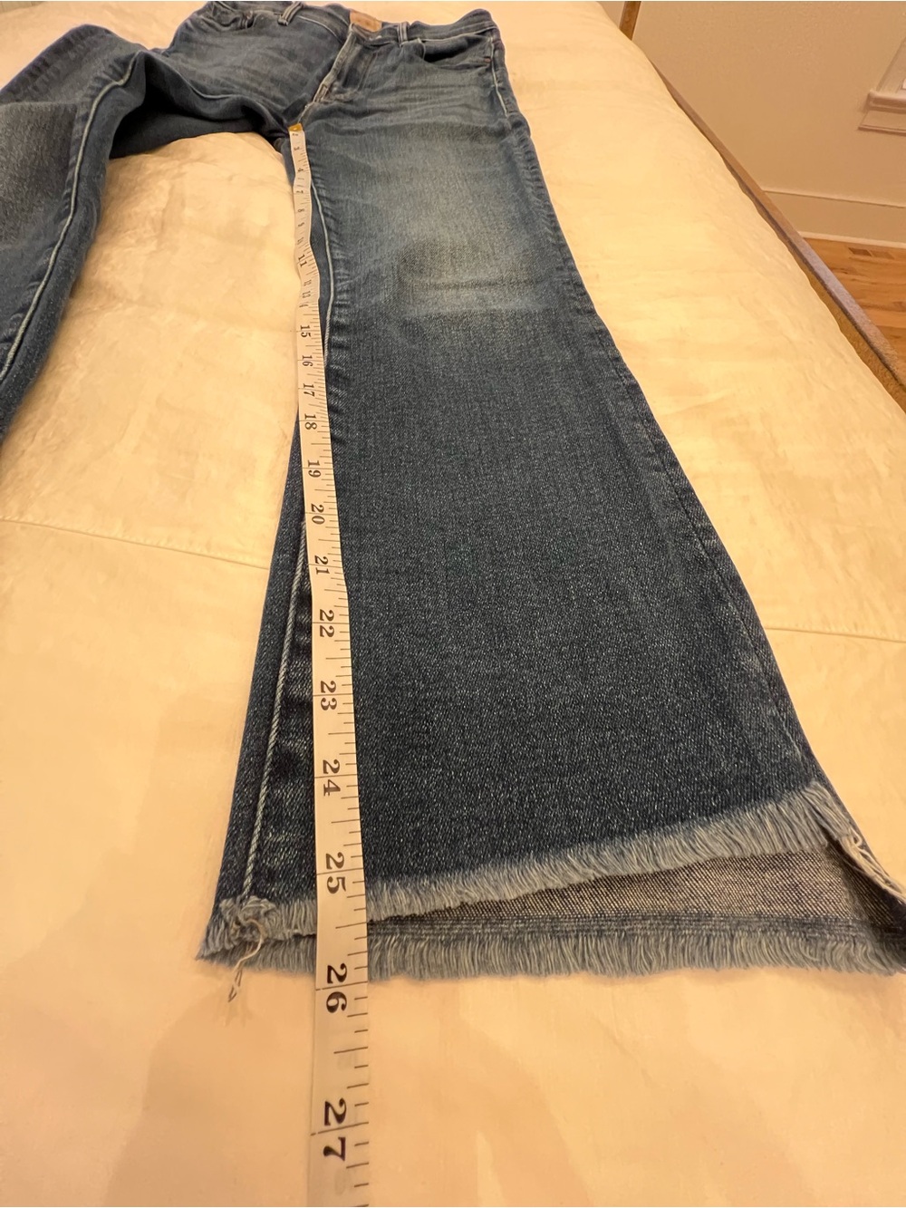Mother The Insider Crop Step Fray Jeans - Picture 4 of 12